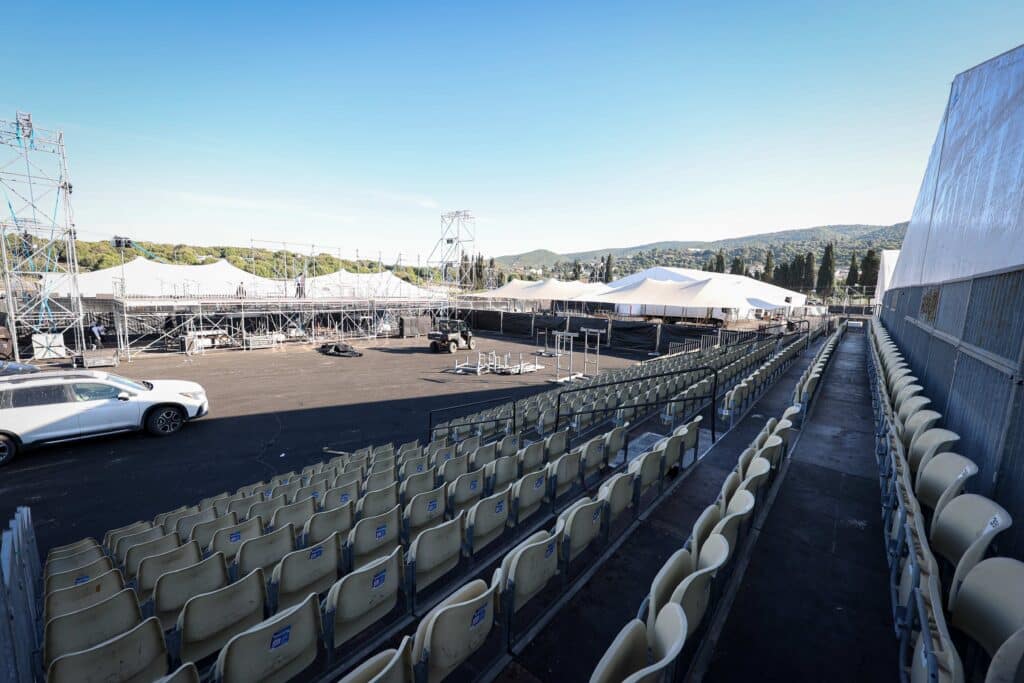 הצלם החסידי תיעד: המתחם הענק שבו ידליק ר' מיילך את מירון