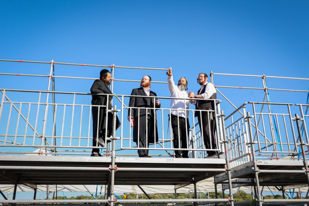 הצלם החסידי תיעד: המתחם הענק שבו ידליק ר' מיילך את מירון