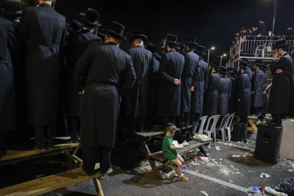 אחרי ל"ג בעומר: האדמו"ר מדארג הדליק את מירון עם חסידיו