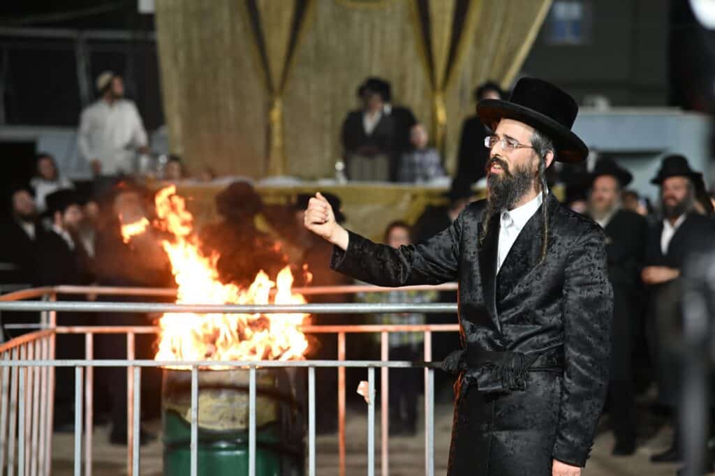 גלריה מסכמת: האדמו"ר מזוויעהל הדליק את בני עקיבא