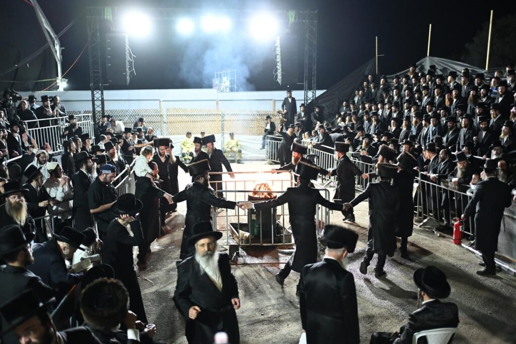 גלריה מסכמת: האדמו"ר מזוויעהל הדליק את בני עקיבא