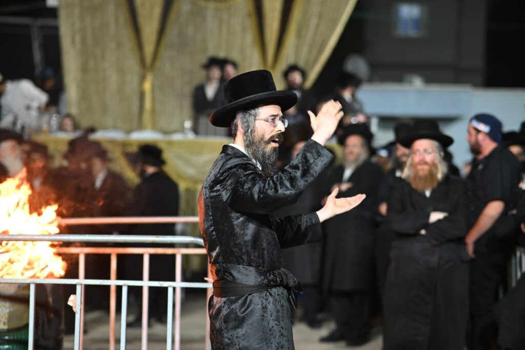 גלריה מסכמת: האדמו"ר מזוויעהל הדליק את בני עקיבא