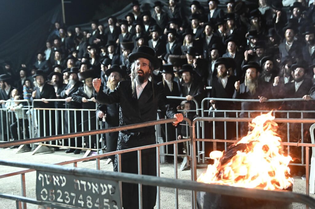 גלריה מסכמת: האדמו"ר מזוויעהל הדליק את בני עקיבא