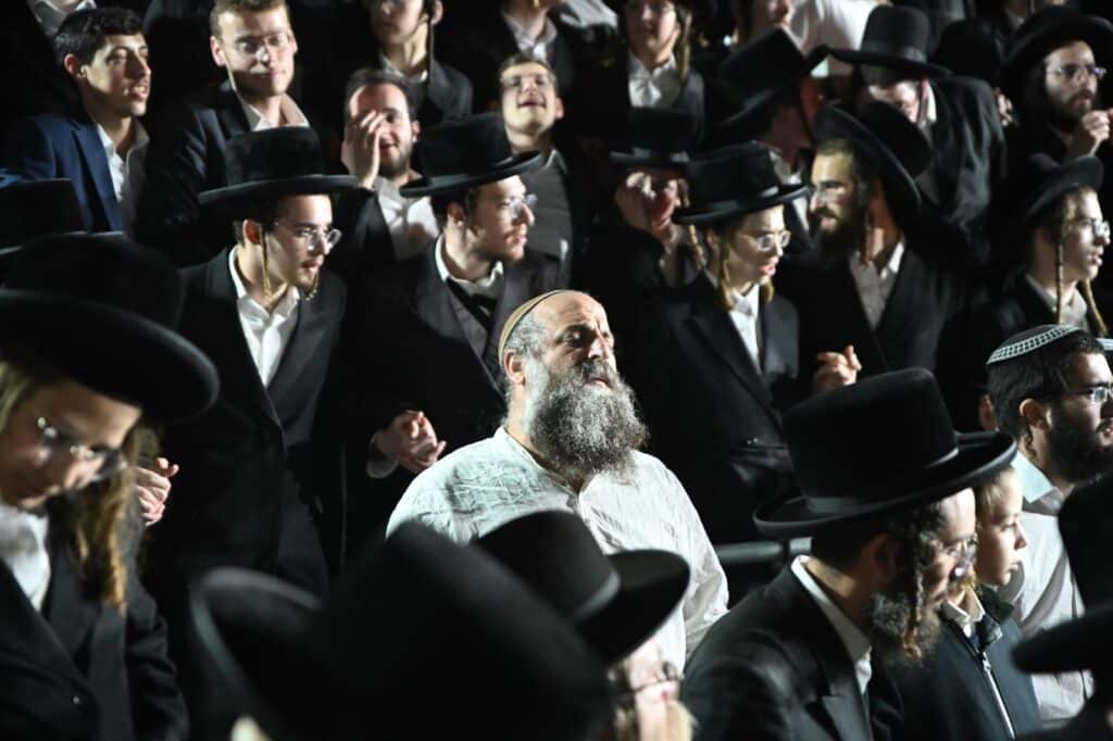 גלריה מסכמת: האדמו"ר מזוויעהל הדליק את בני עקיבא