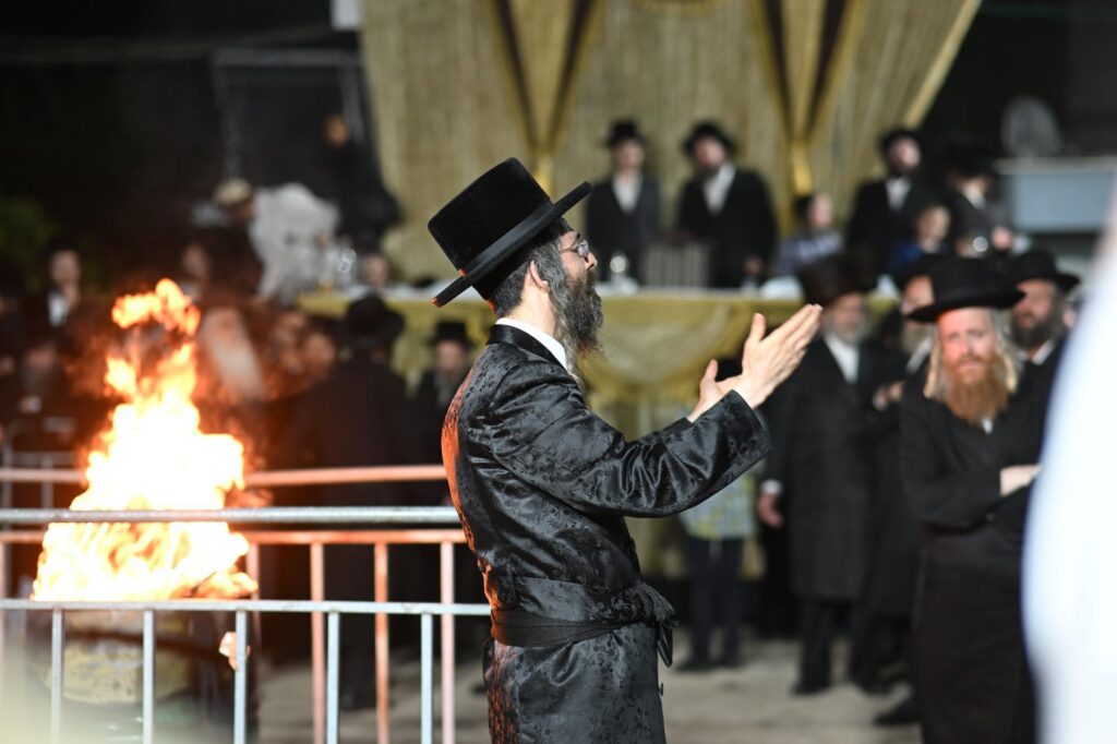 גלריה מסכמת: האדמו"ר מזוויעהל הדליק את בני עקיבא