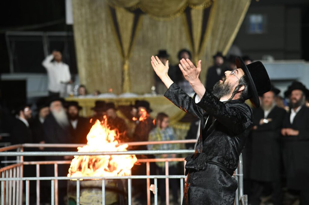 גלריה מסכמת: האדמו"ר מזוויעהל הדליק את בני עקיבא