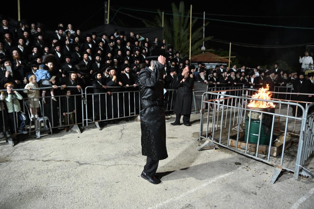 גלריה מסכמת: האדמו"ר מזוויעהל הדליק את בני עקיבא