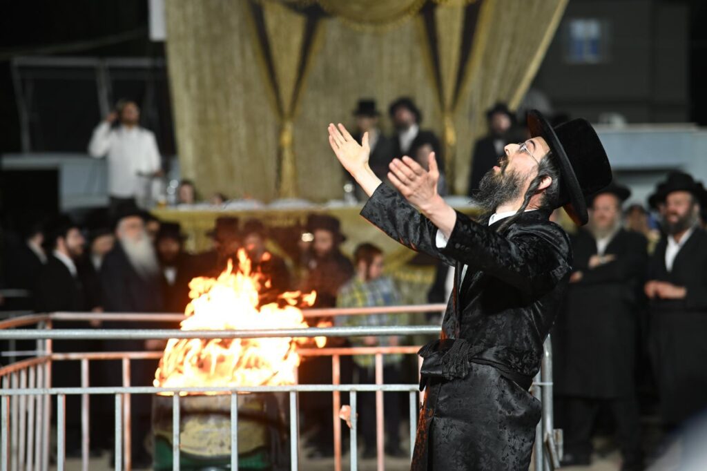 גלריה מסכמת: האדמו"ר מזוויעהל הדליק את בני עקיבא