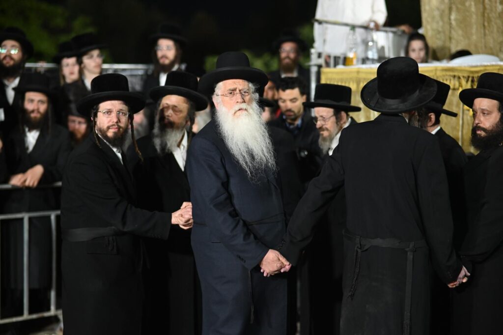 גלריה מסכמת: האדמו"ר מזוויעהל הדליק את בני עקיבא