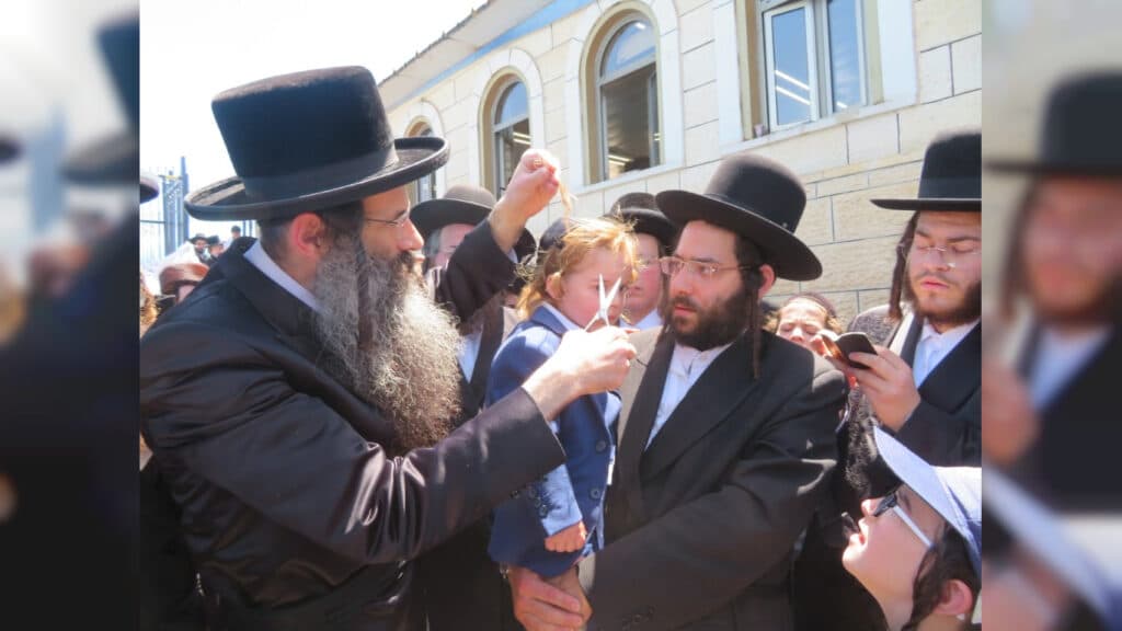 האדמו"ר מסטריקוב הדליק את צפת ושבת עם בני הישיבה