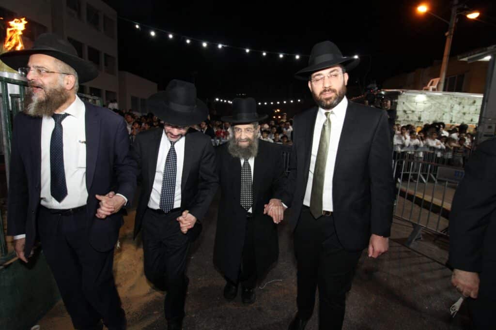 בני ברק: חברי המועצת ורב העיר הדליקו את ההדלקה המרכזית