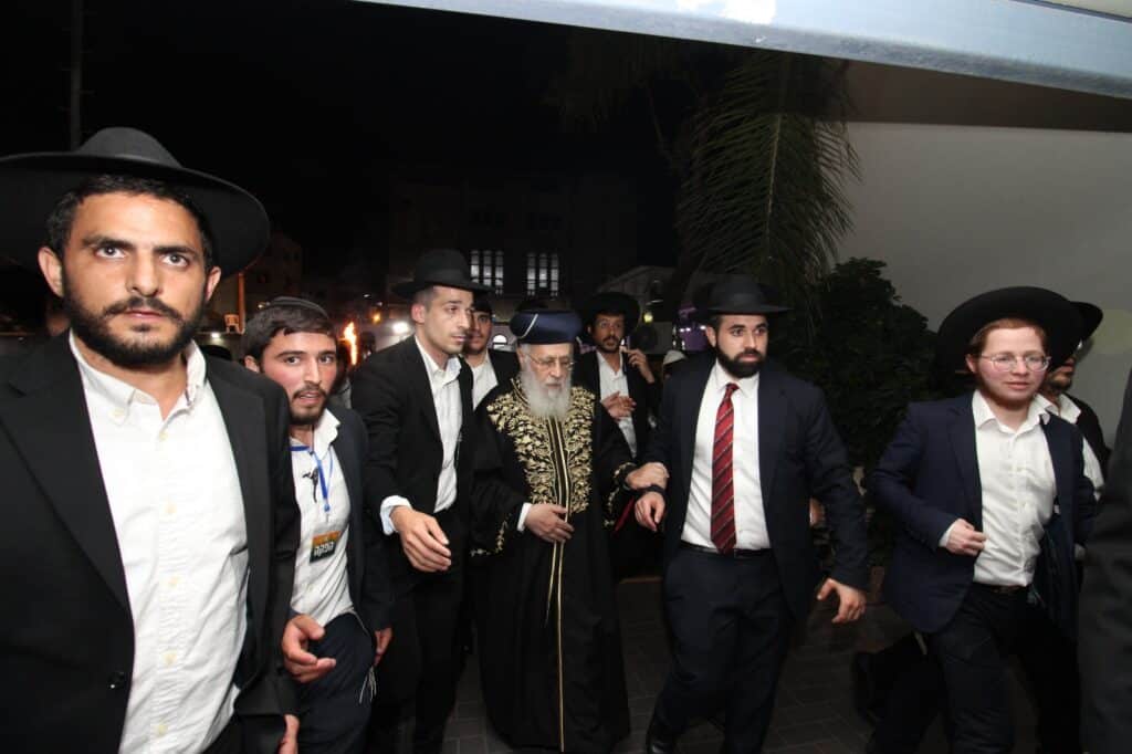 בני ברק: חברי המועצת ורב העיר הדליקו את ההדלקה המרכזית