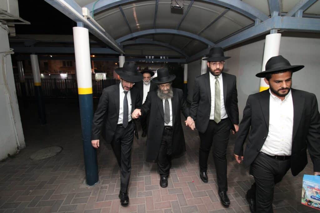 בני ברק: חברי המועצת ורב העיר הדליקו את ההדלקה המרכזית