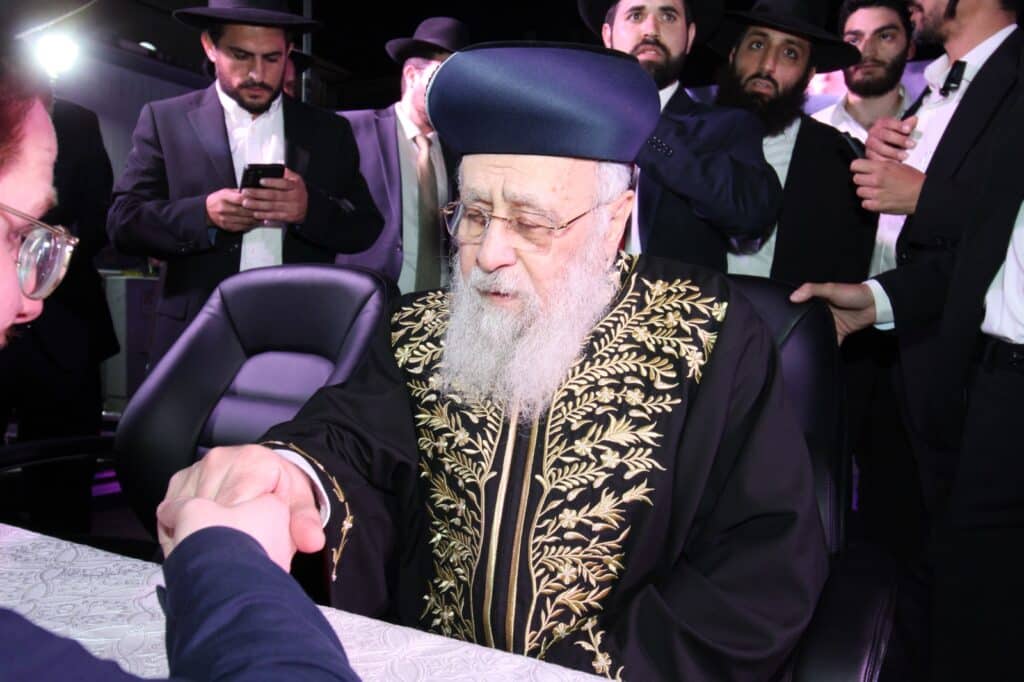 בני ברק: חברי המועצת ורב העיר הדליקו את ההדלקה המרכזית