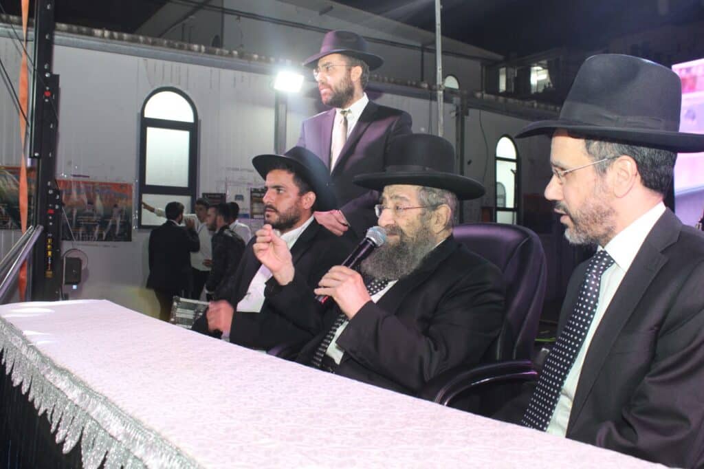 בני ברק: חברי המועצת ורב העיר הדליקו את ההדלקה המרכזית