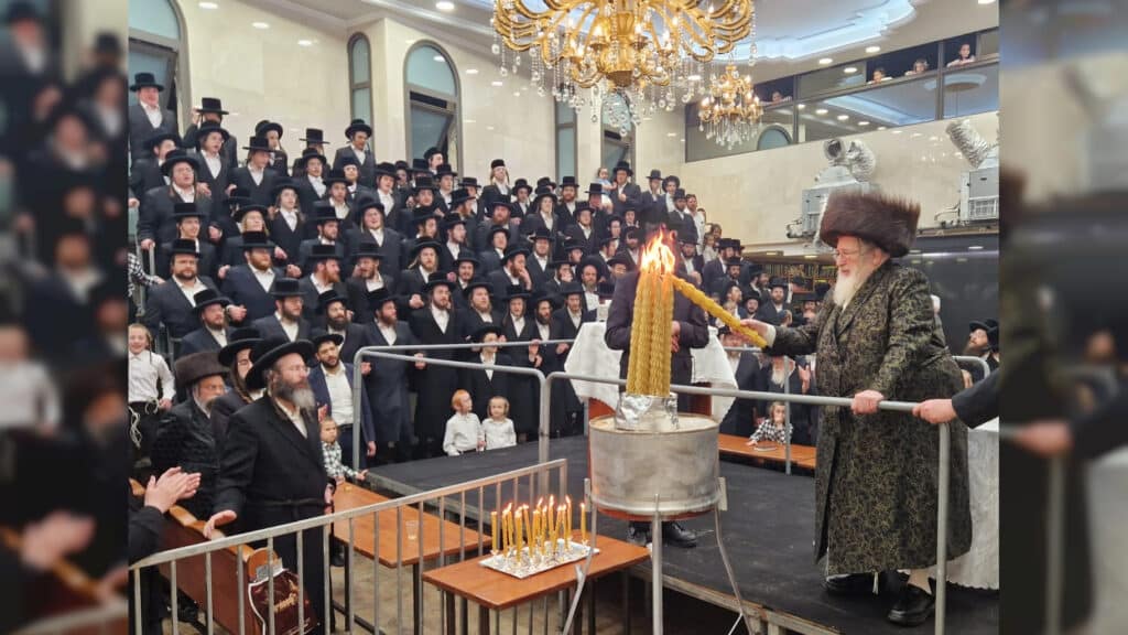 עם אבוקות ובחורי החסידות: ההדלקה של האדמו"ר מספינקא