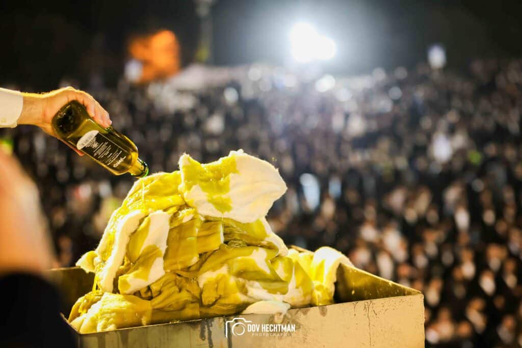 רבבות בהדלקת הענק של המשפיע הגה״צ ר׳ אלימלך בידרמן