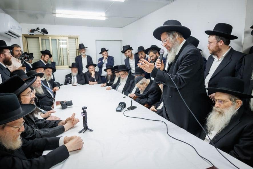 מרן הגר"ד לנדו: "רשויות המשפט מכבידים את גזירותיהם" מרן הגר"ד לנדו: "רשויות המשפט מכבידים את גזירותיהם"