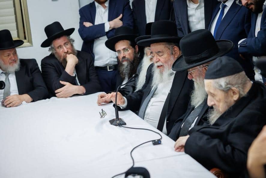 מרן הגר"ד לנדו: "רשויות המשפט מכבידים את גזירותיהם" מרן הגר"ד לנדו: "רשויות המשפט מכבידים את גזירותיהם"