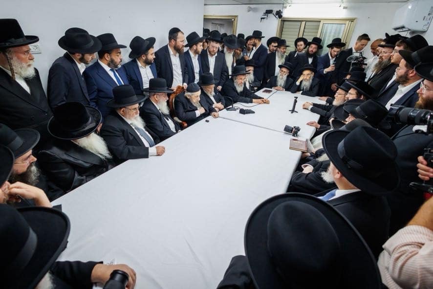 מרן הגר"ד לנדו: "רשויות המשפט מכבידים את גזירותיהם" מרן הגר"ד לנדו: "רשויות המשפט מכבידים את גזירותיהם"