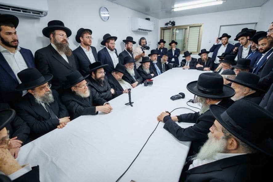 מרן הגר"ד לנדו: "רשויות המשפט מכבידים את גזירותיהם" מרן הגר"ד לנדו: "רשויות המשפט מכבידים את גזירותיהם"