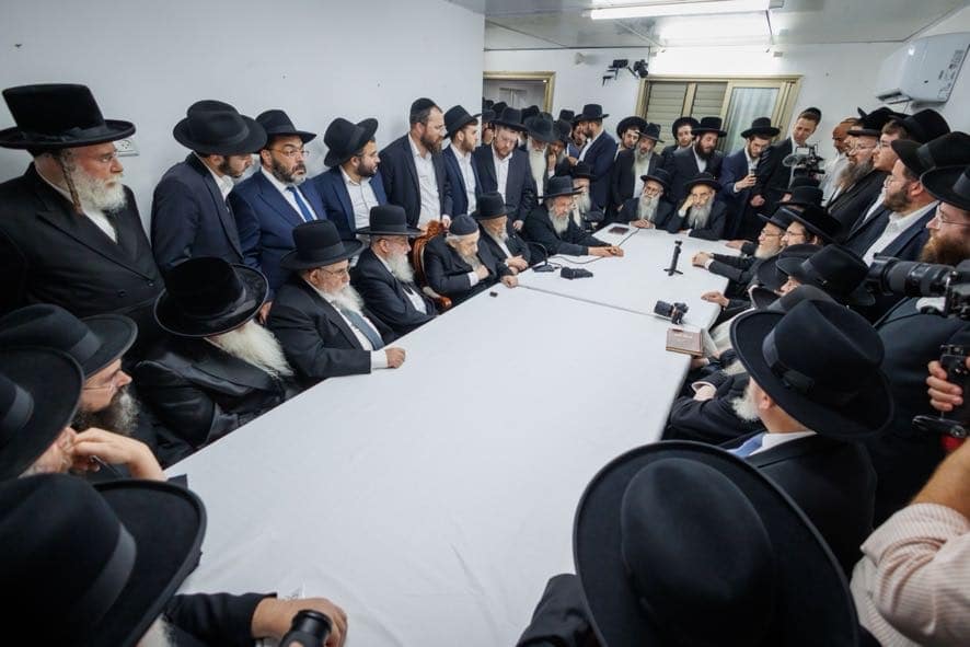 מרן הגר"ד לנדו: "רשויות המשפט מכבידים את גזירותיהם" מרן הגר"ד לנדו: "רשויות המשפט מכבידים את גזירותיהם"