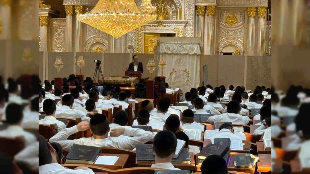 ימים ספורים לאחר הניתוח: הגר"ב שרייבר מסר שיחה בישיבה