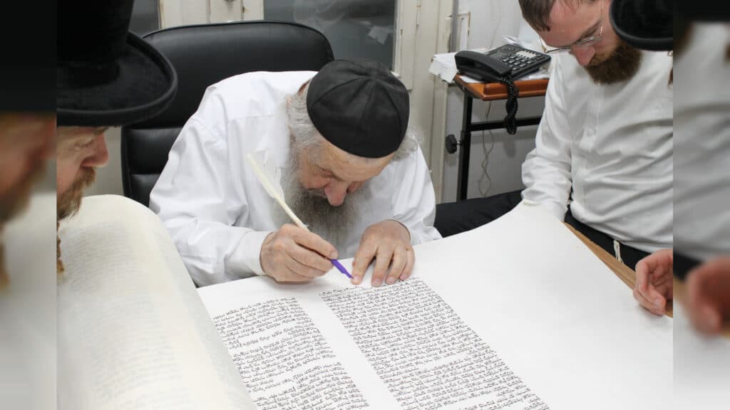 הגרלת יד לאחים על ספר התורה: מיוחד: "הגרלת ביניים" על 100,000 ש"ח במזומן ועל פרסים שווים נוספים  