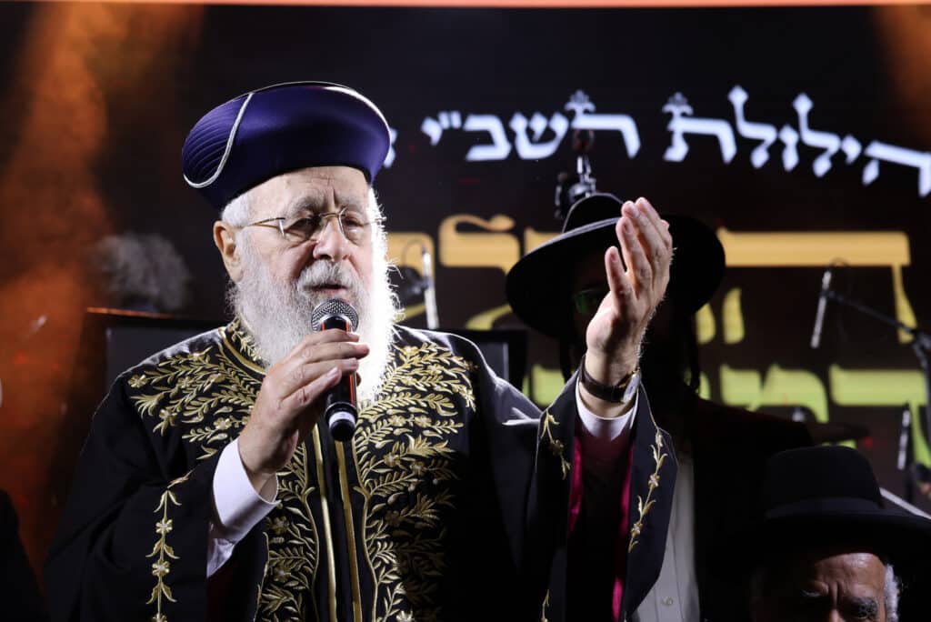 הגר"י יוסף והגאב"ד הציתו את האש במעמד המרכזי בבני ברק