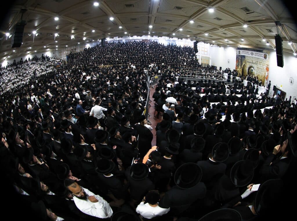 חלאקה וחץ וקשת: הרבי מצאנז ערך את שולחנו בהילולת הרשב"י