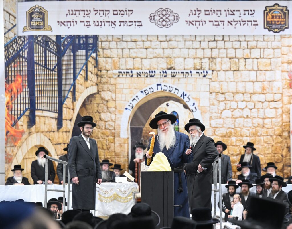 חלאקה וחץ וקשת: הרבי מצאנז ערך את שולחנו בהילולת הרשב"י