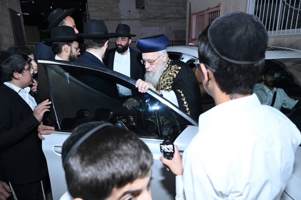 מאות אבות ובנים התכנסו להדלקה המרכזית בשמואל הנביא