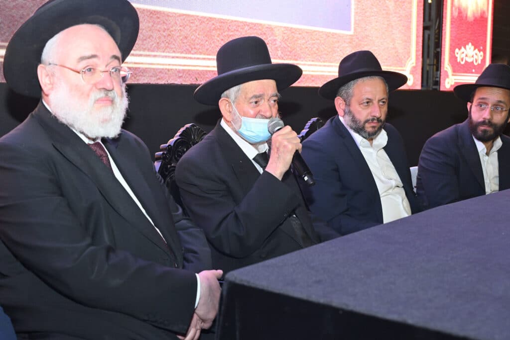 מאות אבות ובנים התכנסו להדלקה המרכזית בשמואל הנביא