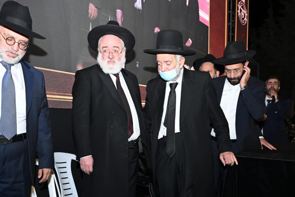 מאות אבות ובנים התכנסו להדלקה המרכזית בשמואל הנביא