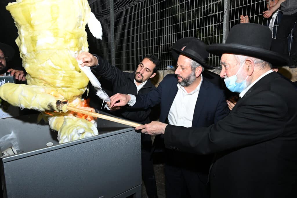 מאות אבות ובנים התכנסו להדלקה המרכזית בשמואל הנביא