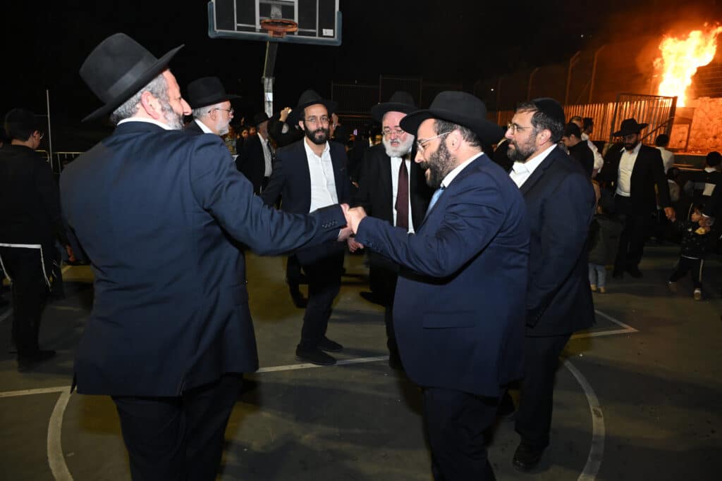 מאות אבות ובנים התכנסו להדלקה המרכזית בשמואל הנביא