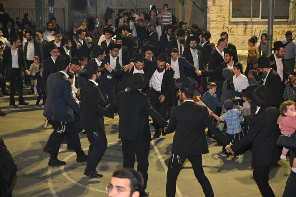 מאות אבות ובנים התכנסו להדלקה המרכזית בשמואל הנביא