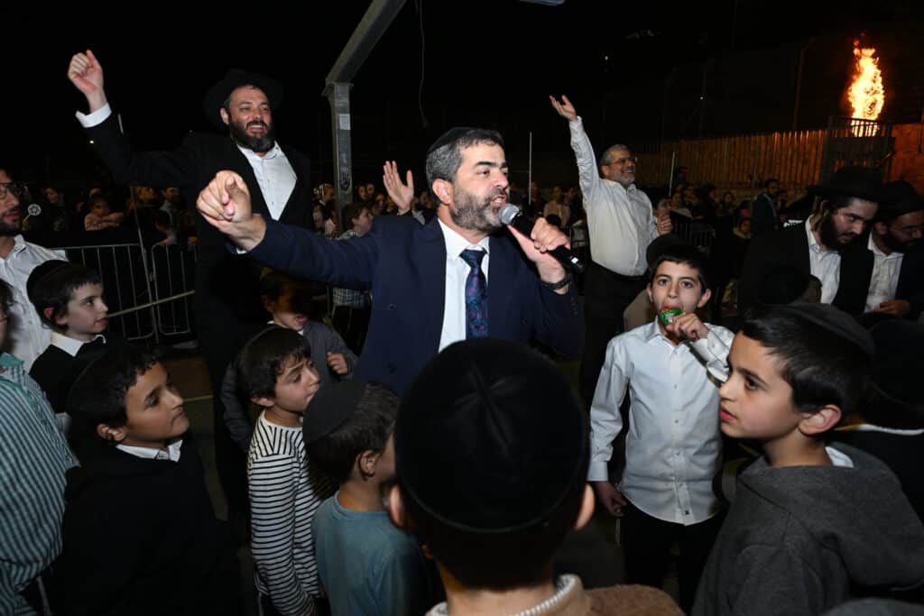 מאות אבות ובנים התכנסו להדלקה המרכזית בשמואל הנביא