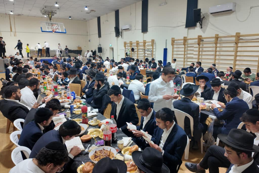 מאות אבות ובנים התכנסו להדלקה המרכזית בשמואל הנביא