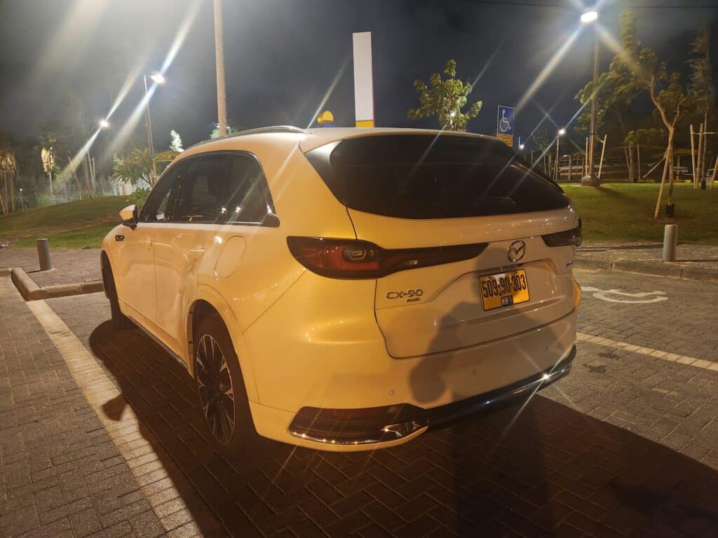 תשכחו מכל מה שידעתם: מאזדה CX-90 משנה את כללי המשחק
