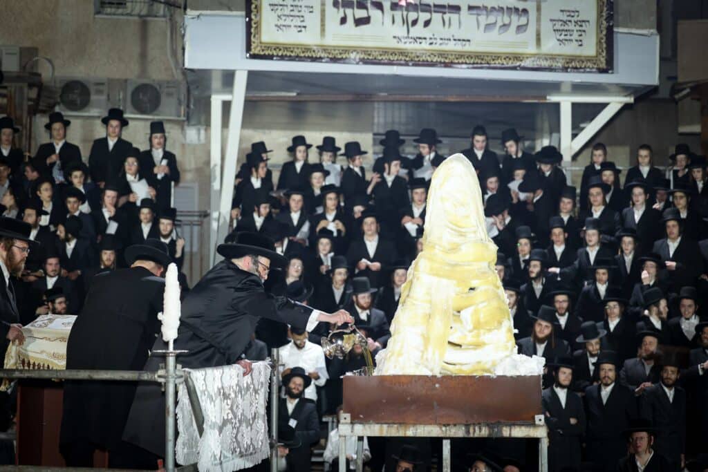 ראש ישיבת סאטמר הדליק את האש בשיכון החסידות בבני ברק