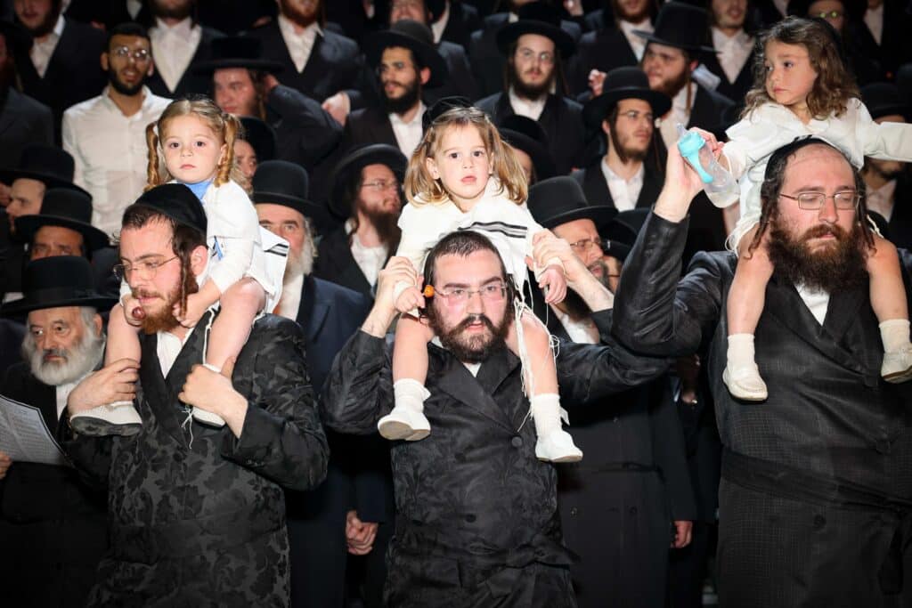 ראש ישיבת סאטמר הדליק את האש בשיכון החסידות בבני ברק