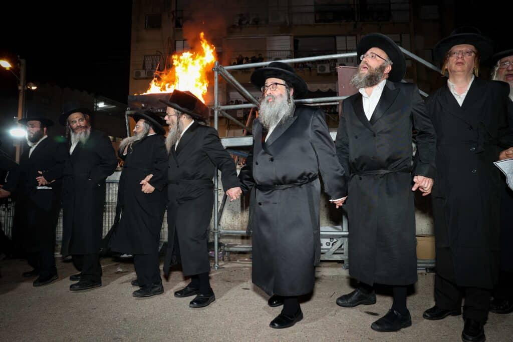 ראש ישיבת סאטמר הדליק את האש בשיכון החסידות בבני ברק