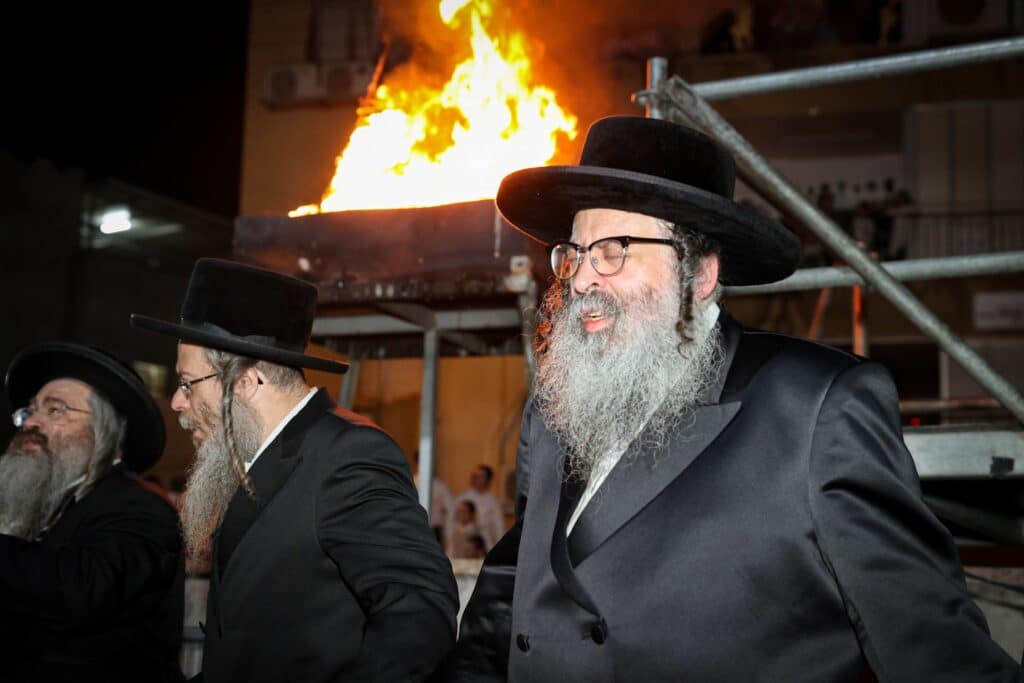 ראש ישיבת סאטמר הדליק את האש בשיכון החסידות בבני ברק