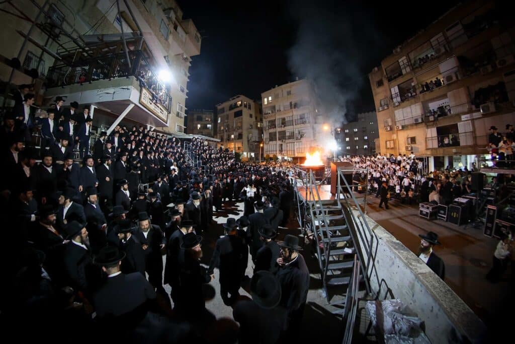 ראש ישיבת סאטמר הדליק את האש בשיכון החסידות בבני ברק