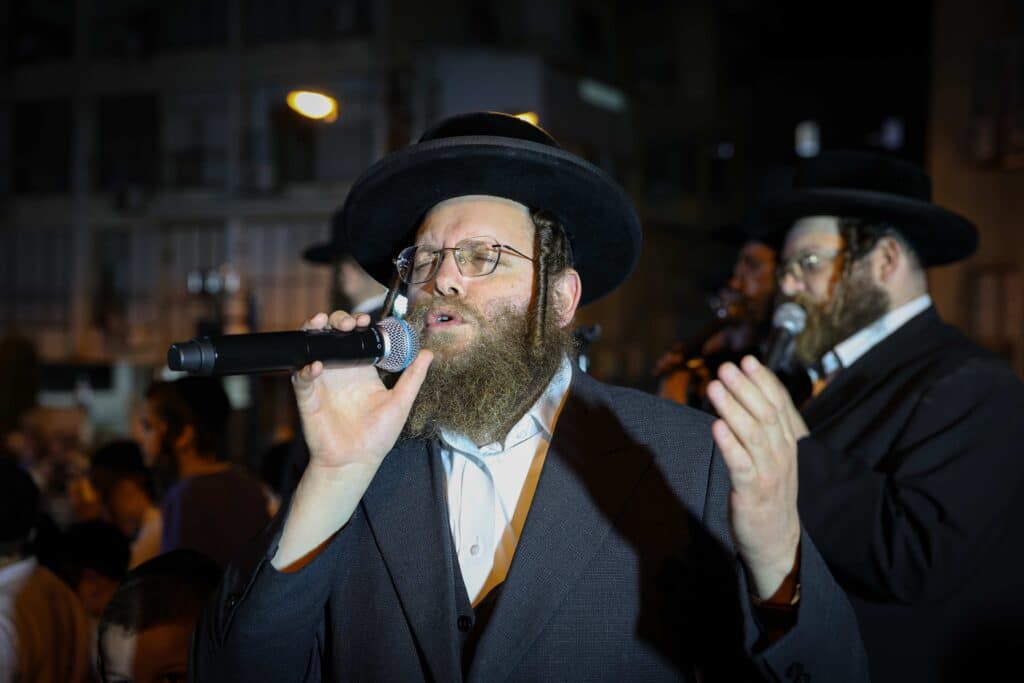 ראש ישיבת סאטמר הדליק את האש בשיכון החסידות בבני ברק