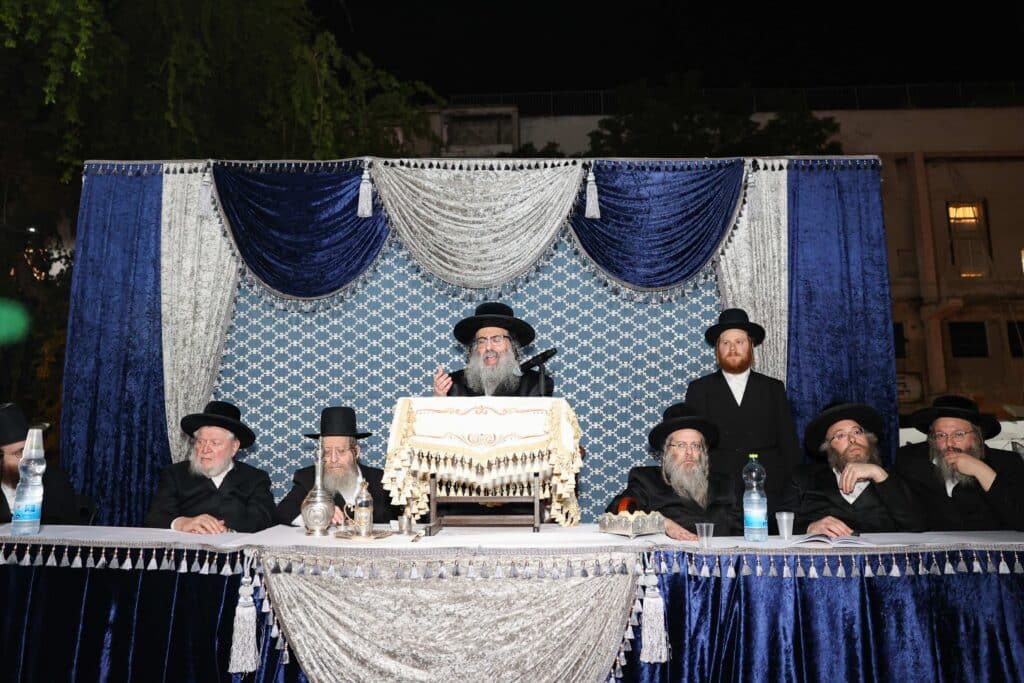 ראש ישיבת סאטמר הדליק את האש בשיכון החסידות בבני ברק