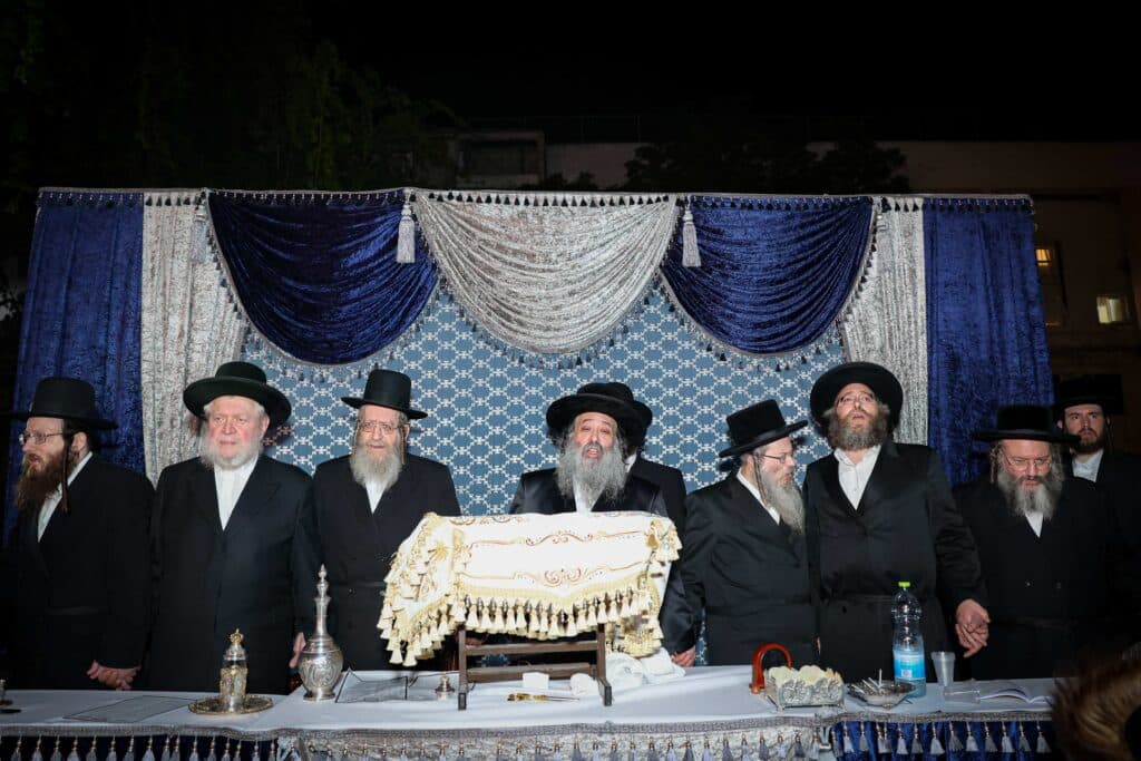 ראש ישיבת סאטמר הדליק את האש בשיכון החסידות בבני ברק