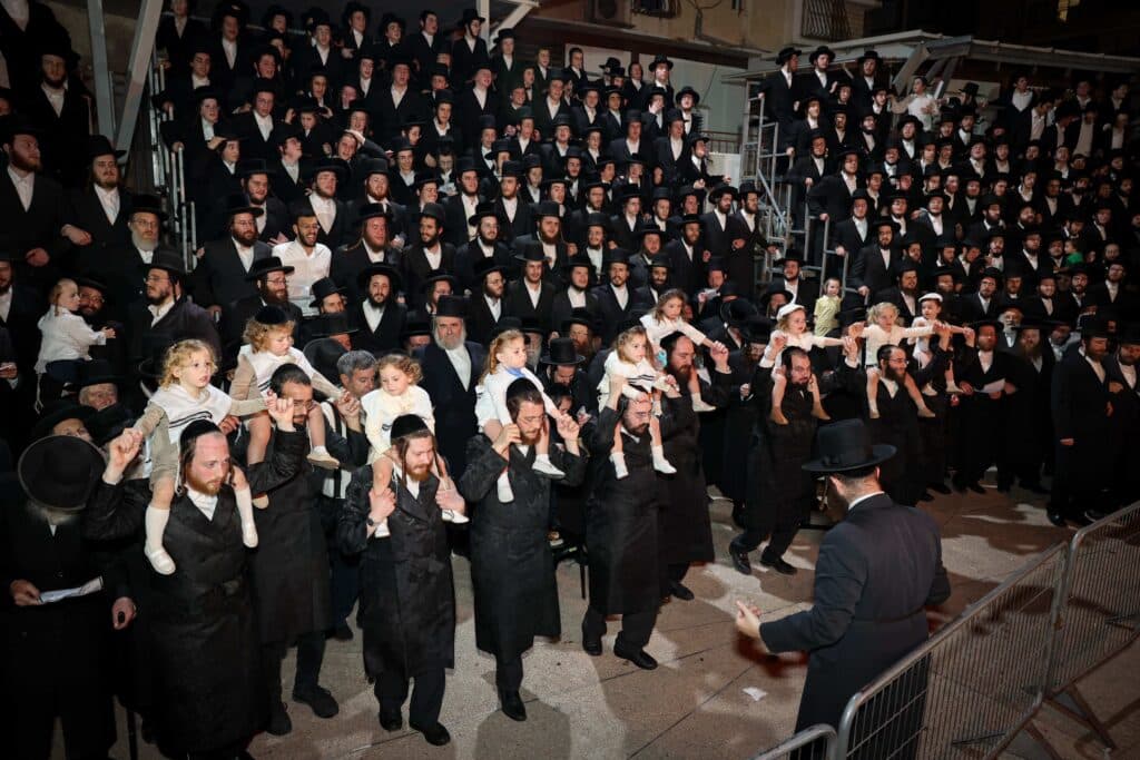 ראש ישיבת סאטמר הדליק את האש בשיכון החסידות בבני ברק