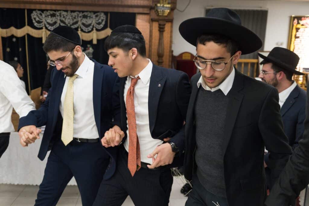 בכפר יונה הצדיעו לאברכים ובחורי הישיבות מסיימי המסכתות בכפר יונה הצדיעו לאברכים ובחורי הישיבות מסיימי המסכתות